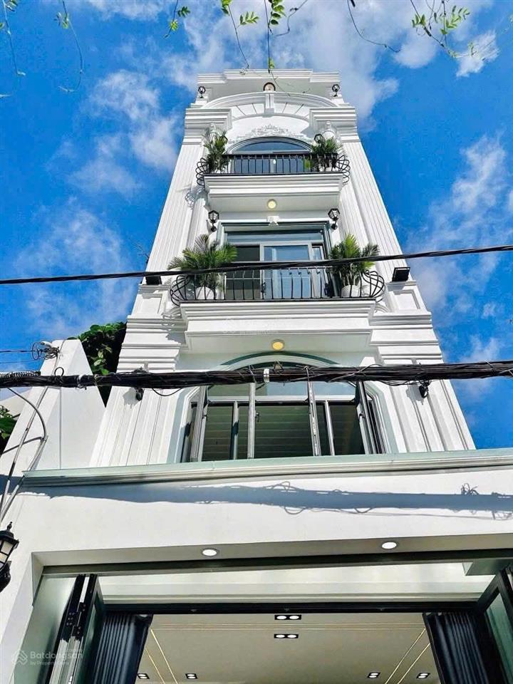 Nhà mới xây dựng vị trí đẹp, gần chợ trường học,hxh