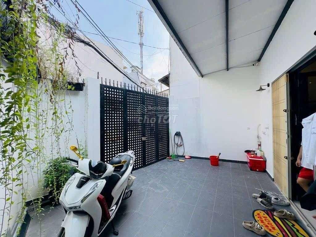 Nở hậu 10m, 89m2, xe hơi vào nhà. nhà 1 trệt trần văn quang, khu kd vip