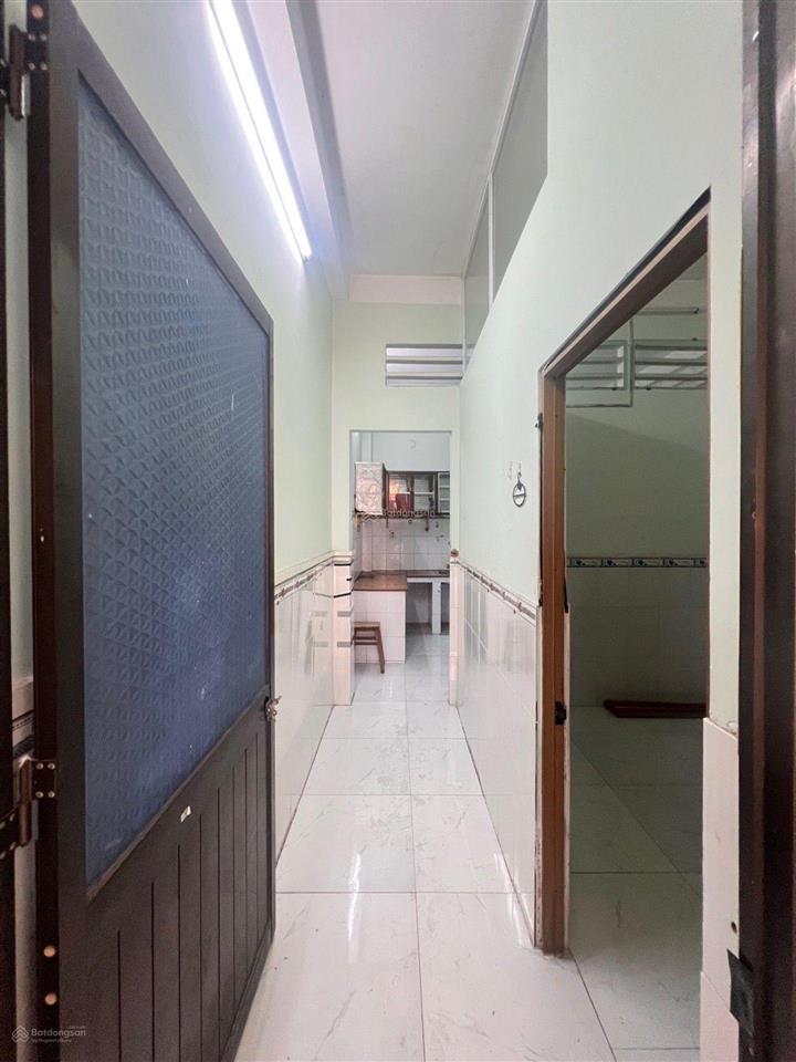 Hxh 1/nguyễn sơn, tân phú. 4x13m
nhà 1 trệt lầu  2pn 2wc  có phòng ngủ dưới trệt