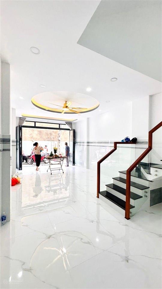 Nhà mới tân phú  hẻm oto  cách 20m ra mặt tiền  ngay trịnh đình trọng. giáp tân bình.3 tầng btct