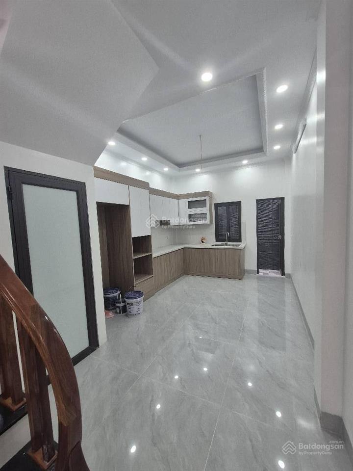 Chủ gửi bán nhà dt35m2 giá hơn 2 tỷ ô tô ngủ trong nhà vị trí siêu đẹp thường tín dân cư đông