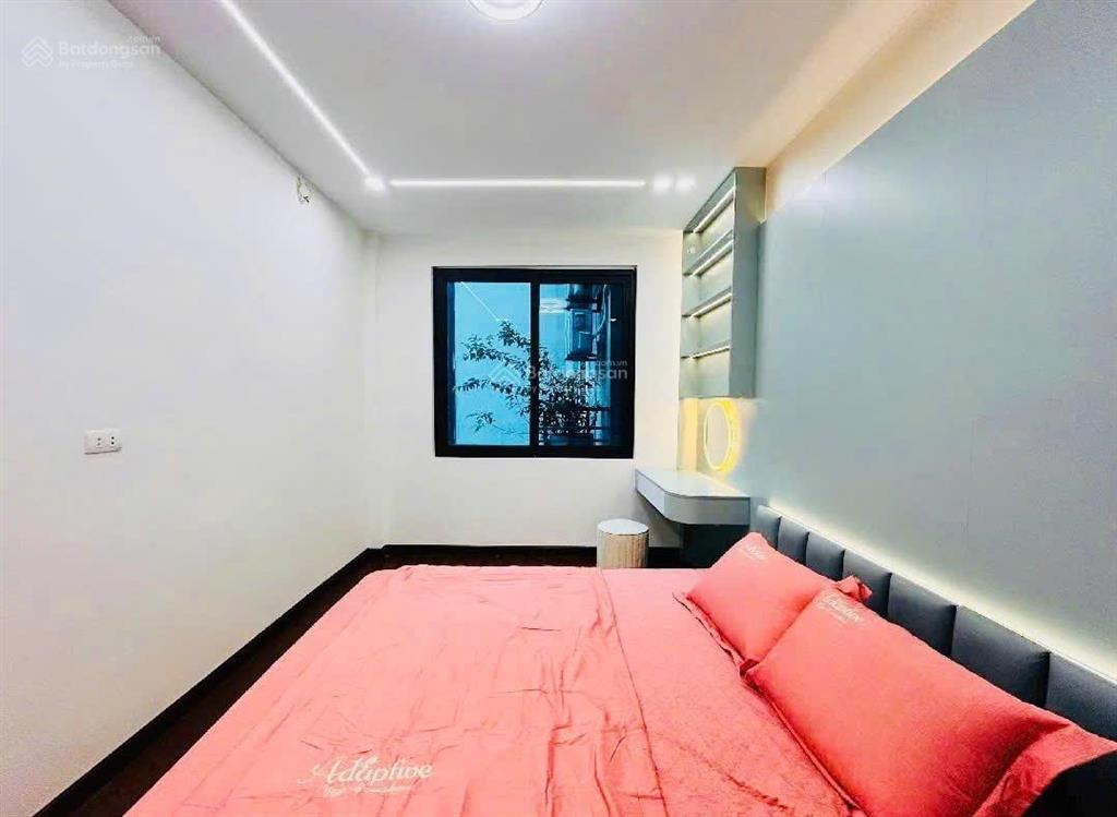 Bán nhà riêng tại đường tựu liệt, 15 tỷ, 52m2, 8pn, 5wc, giá siêu hời