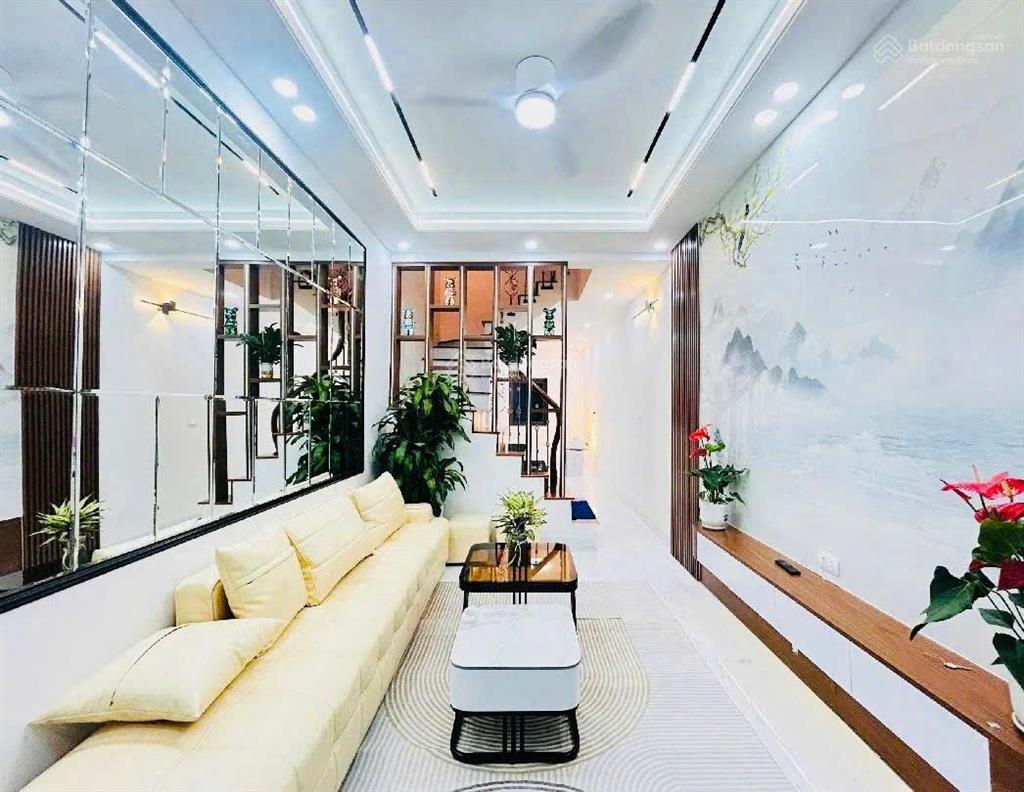 Bán nhà riêng tại đường tựu liệt, 15 tỷ, 52m2, 8pn, 5wc, giá siêu hời