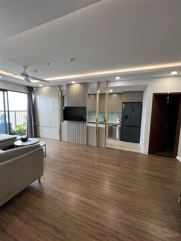 Tôi chính chủ bán cc căn góc, tầng đẹp tại bình minh garden, 105m2, 3pn, 2wc, full nội thất