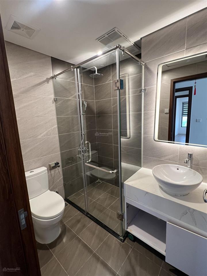 Tôi chính chủ bán cc căn góc, tầng đẹp tại bình minh garden, 105m2, 3pn, 2wc, full nội thất