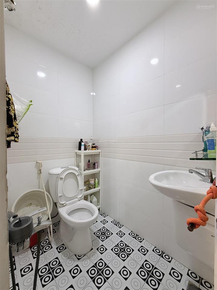 Chính chủ cho thuê chdv 45m2 ngay chợ hoàng hoa thám full nt máy giặt riêng