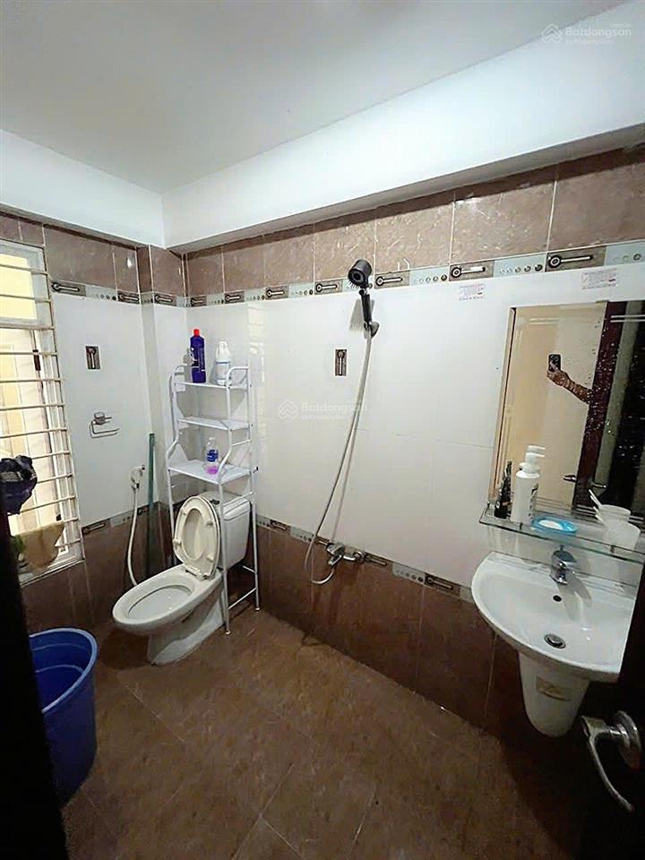 Cho thuê phòng tầng trệt giá rẻ khu dân cư trung sơn gần lotte q7. nội thất đầy đủ giá 3tr/tháng