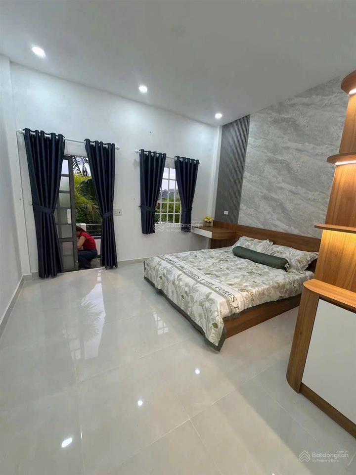 Nhà tx40q12 hẻm xe hơi
diện tích 4x 17
nhà 1 trệt lầu 3pn 2wc tặng toàn bộ nội thất