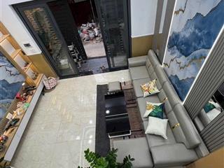 Nhà 1 trệt  2 lầu  4 phòng ngủ  tặng nội thất  5,25 tỷ  4.5x12  thạnh xuân 18