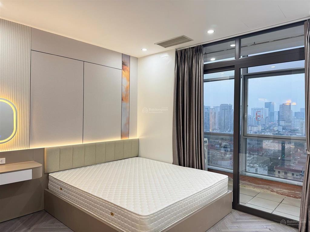 Tôi cần bán ch chung cư 17t7 trung hoà nhân chính, dt 67m2, 2pn, giá bán 6,7 tỷ,sđcc