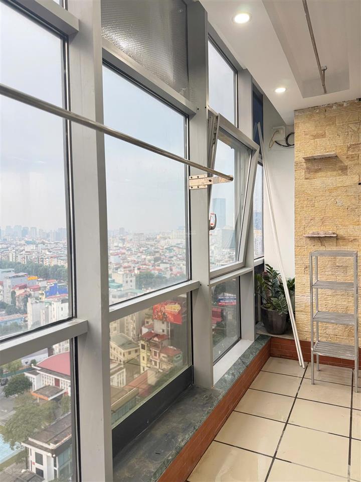 Tôi cần bán ch chung cư 17t7 trung hoà nhân chính, dt 67m2, 2pn, giá bán 6,7 tỷ,sđcc