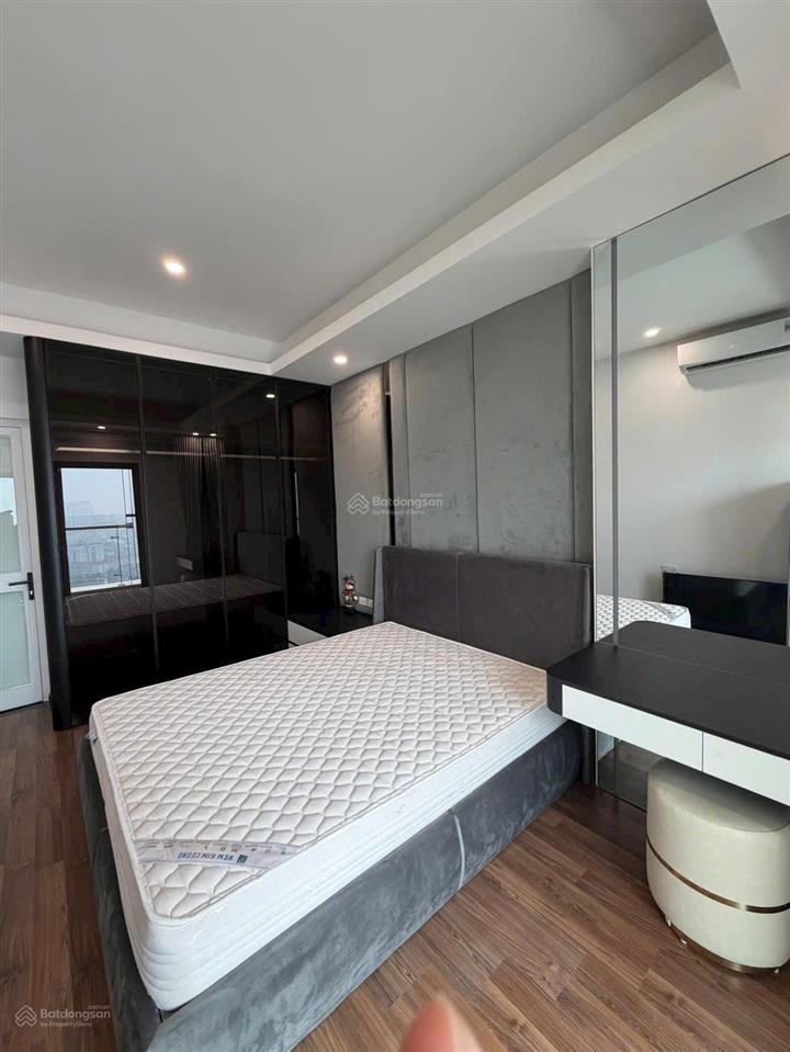 Chính chủ cần bán gấp chcc mỹ đình plaza 2 77.5m 2pn đủ đồ đẹp, sẵn sổ giá 7 tỷ.  0968 748 ***