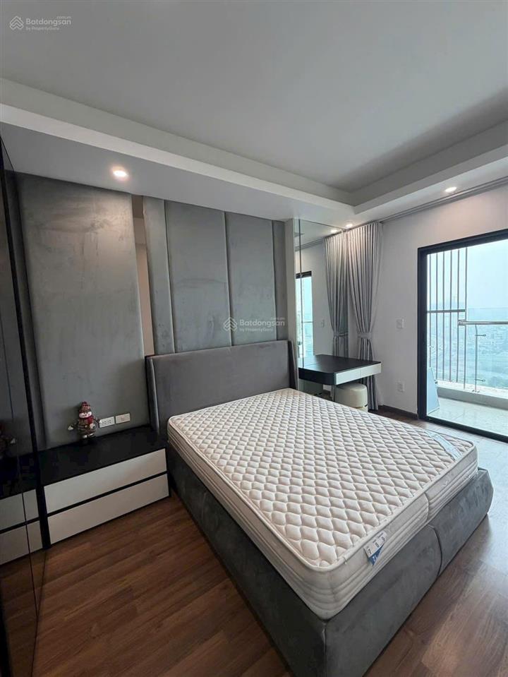 Chính chủ cần bán gấp chcc mỹ đình plaza 2 77.5m 2pn đủ đồ đẹp, sẵn sổ giá 7 tỷ.  0968 748 ***