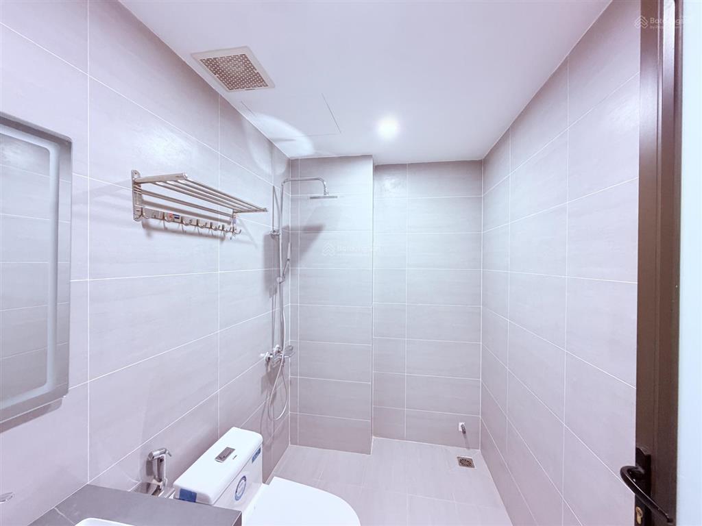 Bán nhà phố trạm, mặt ngõ kinh doanh, sát vườn hoa, cạnh aeon, 56m, 7 tầng, full nội thất.