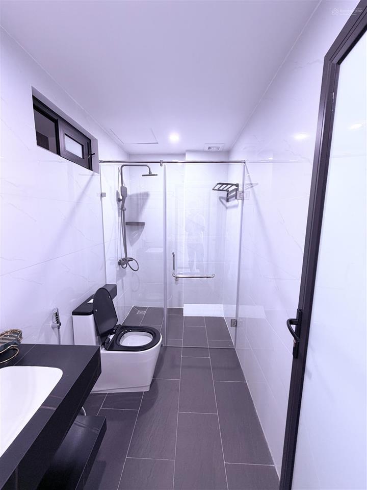 Bán nhà gia thượng ngay cổng trường việt pháp, ngõ ô tô, 50m2, 6 tầng, mt 4.5m, 15.6 tỷ