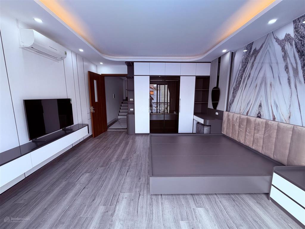 Bán nhà gia thượng ngay cổng trường việt pháp, ngõ ô tô, 50m2, 6 tầng, mt 4.5m, 15.6 tỷ