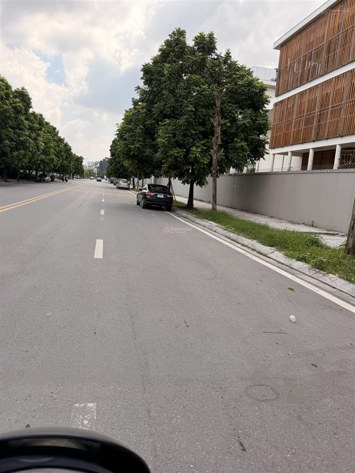 Bán nhà gia thượng ngay cổng trường việt pháp, ngõ ô tô, 50m2, 6 tầng, mt 4.5m, 15.6 tỷ