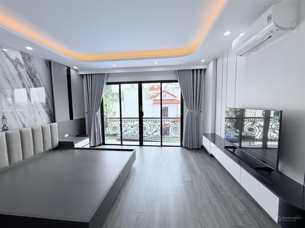 Bán nhà gia thượng ngay cổng trường việt pháp, ngõ ô tô, 50m2, 6 tầng, mt 4.5m, 15.6 tỷ