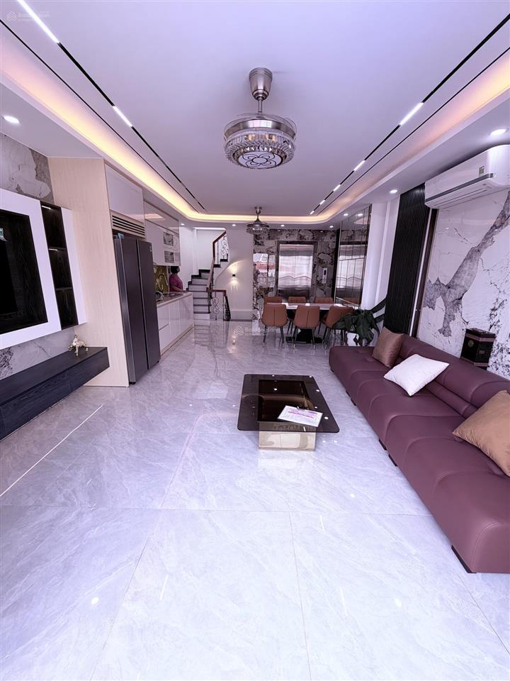 Bán nhà gia thượng ngay cổng trường việt pháp, ngõ ô tô, 50m2, 6 tầng, mt 4.5m, 15.6 tỷ