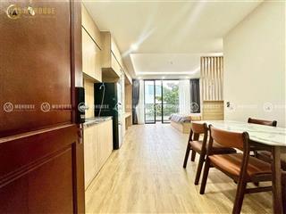 Cho thuê chdv full nội thất hiện đại ban công lớn nằm ngay trung tâm bình thạnh giáp quận 1