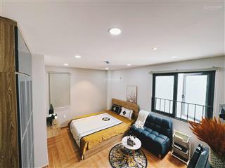 Cho thuê chdv 30m2 full nội thất hiện đại cửa sổ lấy nắng tốt nằm ngay trung tâm sầm uất phú nhuận