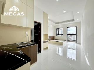 Phòng ban công giá rẻ bước 3 bước tới hutech, ngoại thương, đi học không lo trễ