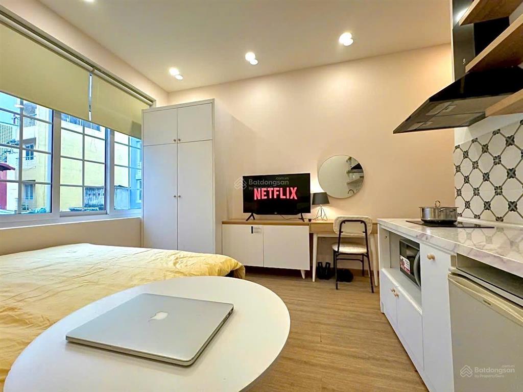 Cho thuê penthouse luxury ngay trung tâm quận 1
cách bùi viện vài trăm mét mới 100% full nội thất