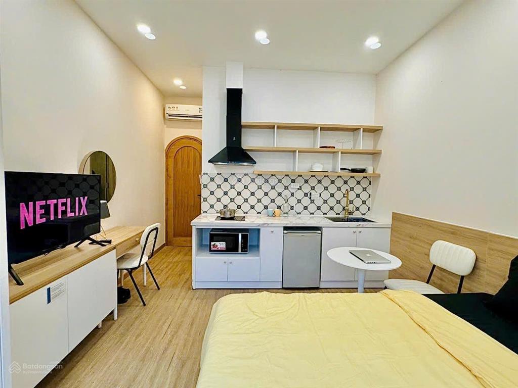 Cho thuê penthouse luxury ngay trung tâm quận 1
cách bùi viện vài trăm mét mới 100% full nội thất