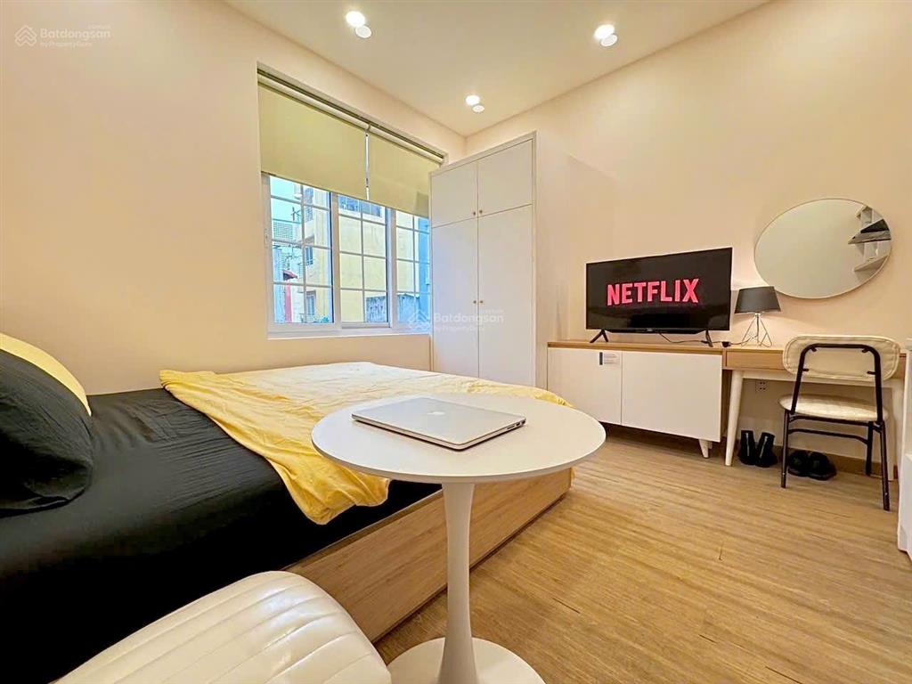 Cho thuê penthouse luxury ngay trung tâm quận 1
cách bùi viện vài trăm mét mới 100% full nội thất