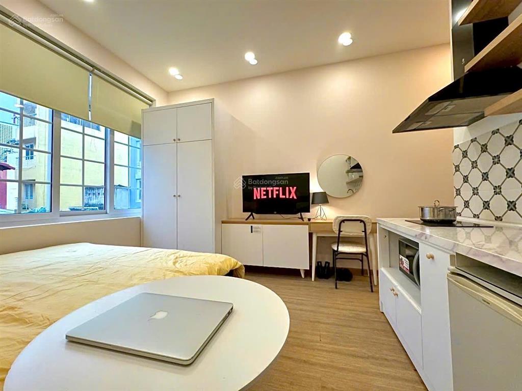 Cho thuê penthouse luxury ngay trung tâm quận 1
cách bùi viện vài trăm mét mới 100% full nội thất