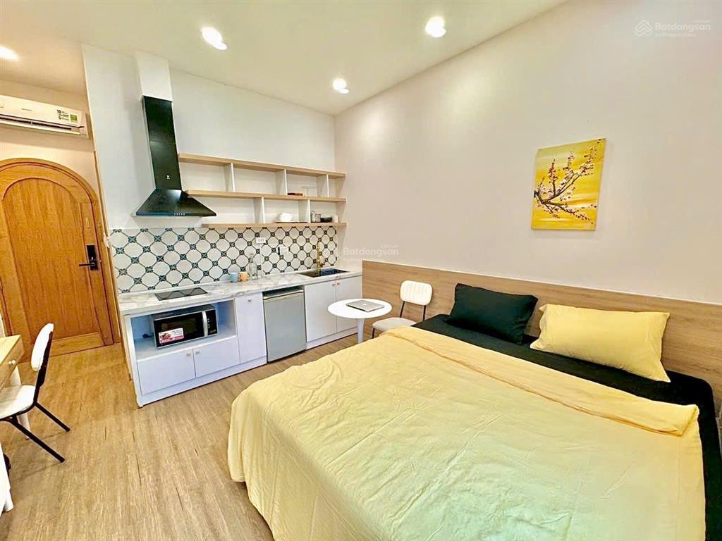 Cho thuê penthouse luxury ngay trung tâm quận 1
cách bùi viện vài trăm mét mới 100% full nội thất