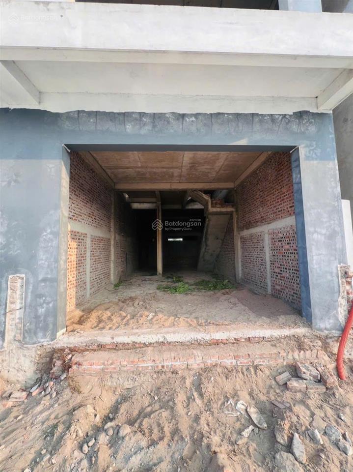 Tôi cần bán căn 75m2 hướng đông nam cạnh vườn hoa, trường mầm non tại hà nội oriental gia lâm.