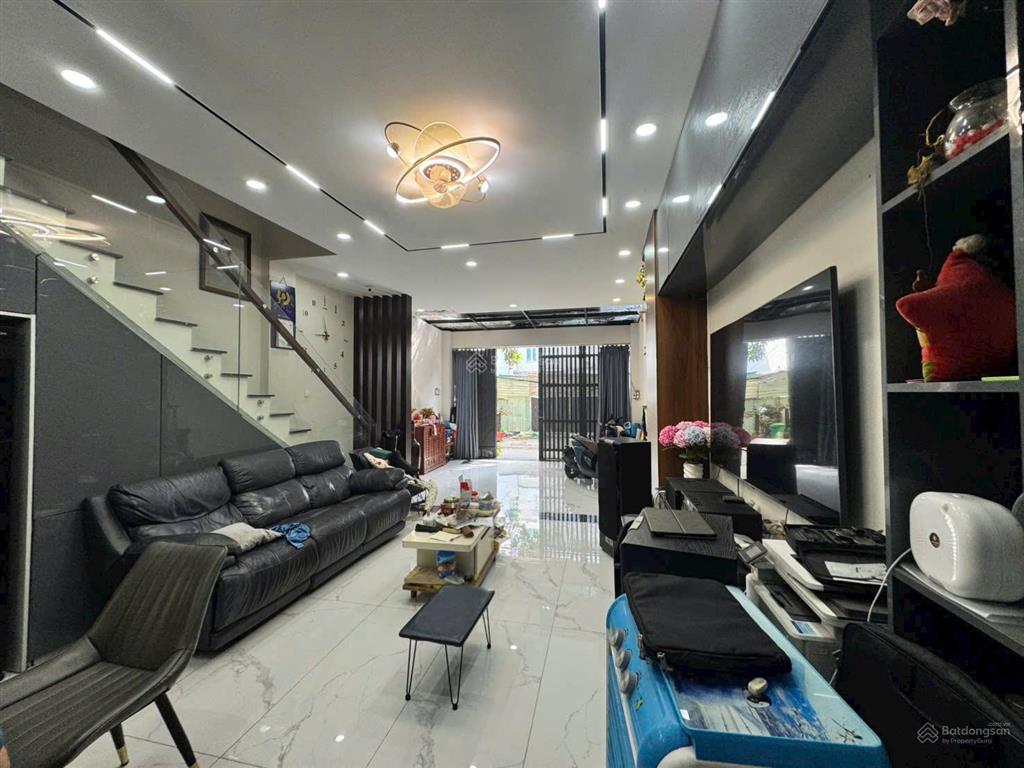 Bán nhà mặt tiền rạch xuyên tâm đối diện đh văn lang, 4x16m, 4t, thu nhập 30tr/th  giá 13,9 tỷ tl