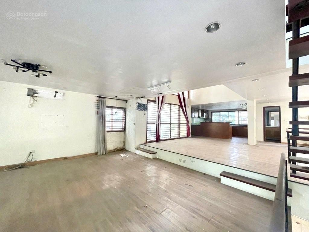 Bán biệt thự kđt pháp vân, trần thủ độ, vị trí đẹp, view thoáng, 335m2, 4 tầng, mt 13m, giá hợp lý