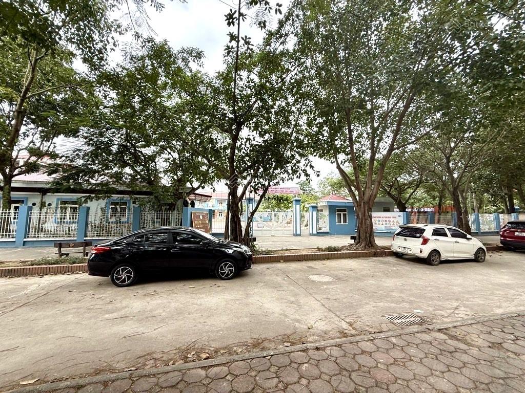 Bán nhà liền kề tđc quỳnh đô, vị trí đẹp, vỉa hè rộng, gara ô tô, thông thoáng, 83m, 3 tầng, mt 5m