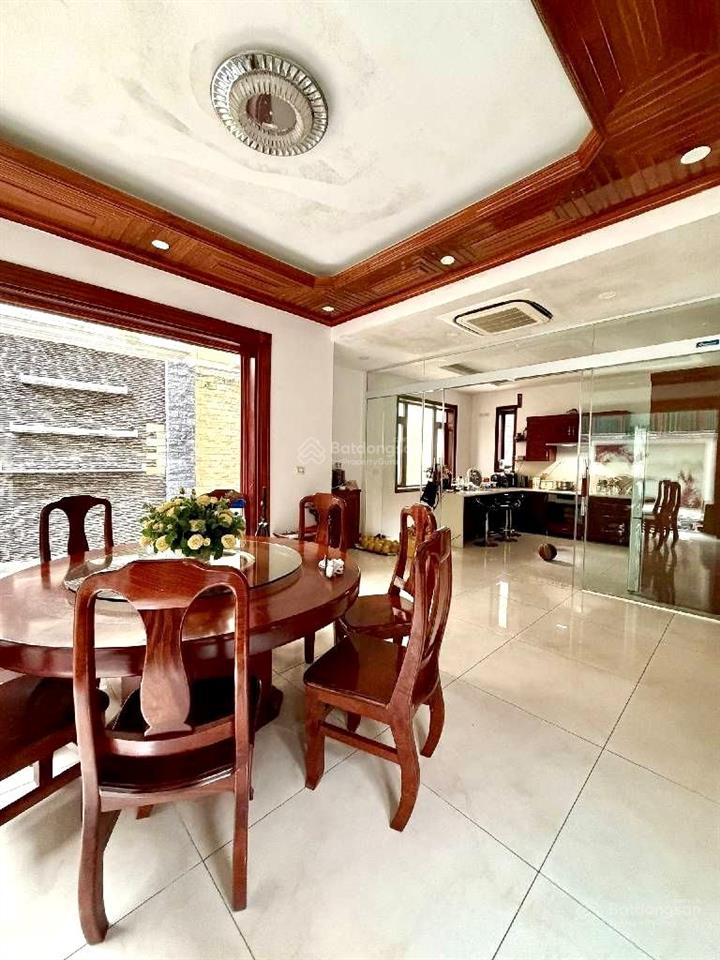 Bán bt vip bán đảo linh đàm, khu dân trí cao, hồ điều hòa thoáng mát, 278m, 4 tầng, mt 12.5m