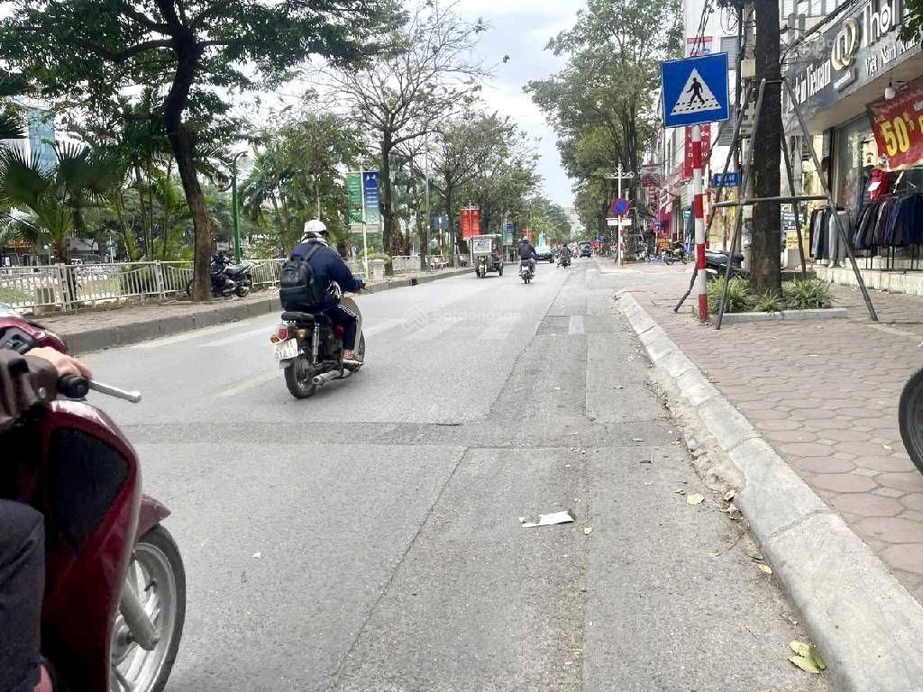 Bán nhà lô góc mặt phố kim giang, linh đàm, vị trí đẹp, kd sầm uất, 65m2, 4 tầng, mt 4.69m