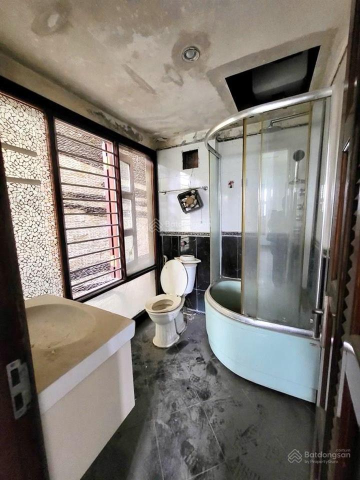 Bán nhà giáp bát, vị trí đẹp, view hồ thoáng mát, bạt ngàn tiện ích, ô tô, 105m, 4 tầng, mt 6,8m