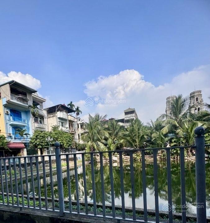 Bán nhà giáp bát, vị trí đẹp, view hồ thoáng mát, bạt ngàn tiện ích, ô tô, 105m, 4 tầng, mt 6,8m