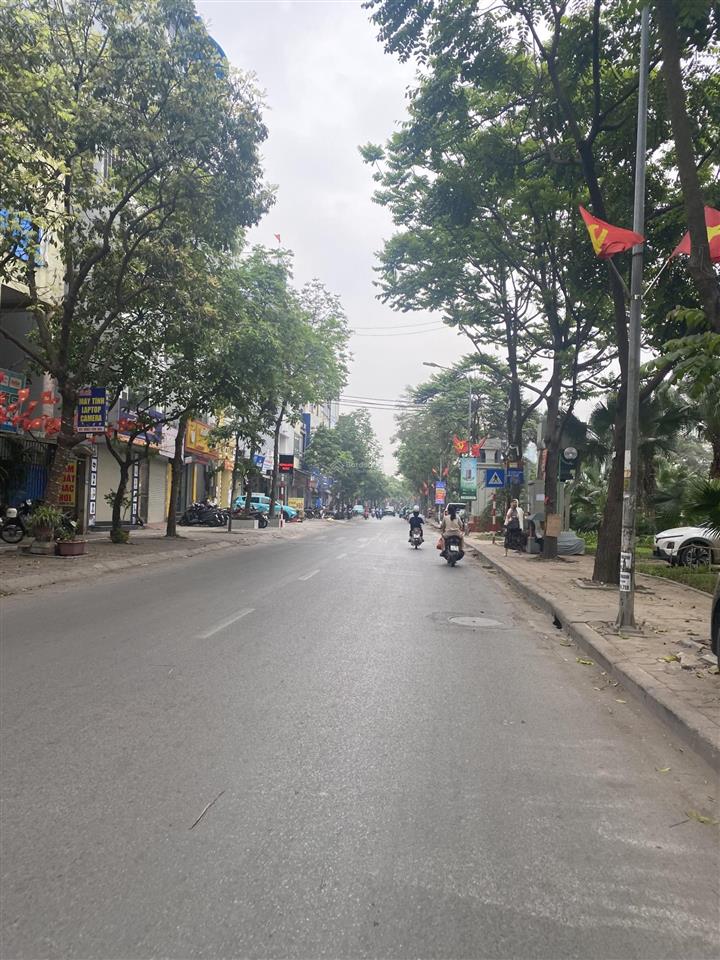 Bán nhà lô góc kim giang, vị trí view hồ thoáng mát, giao thông thuận tiện, 90m, 8 tầng, mt 6.4m