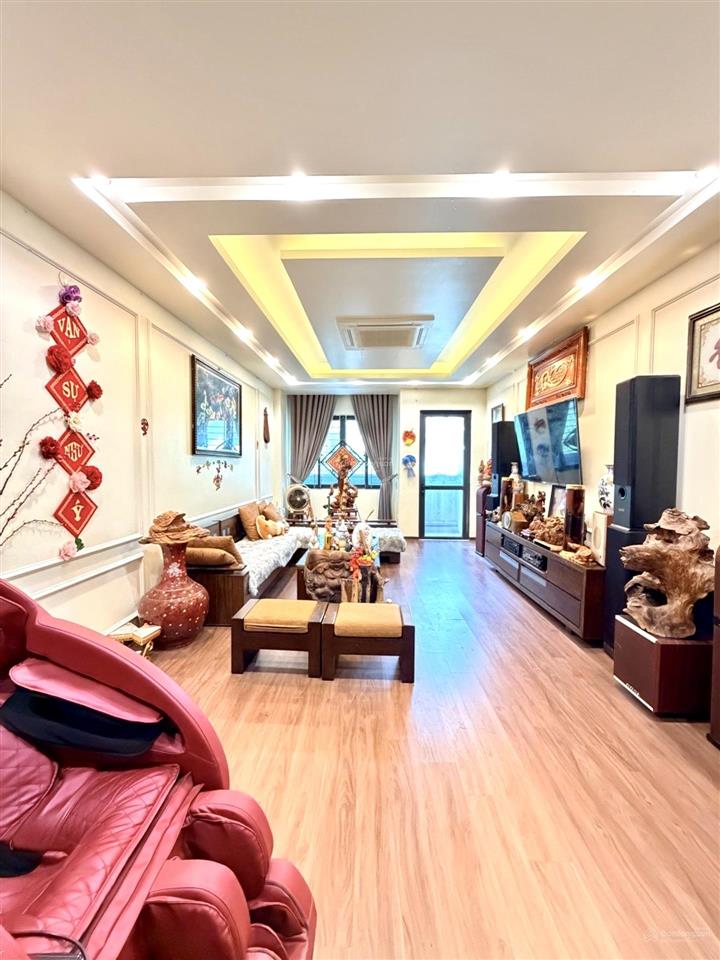 Cần bán nhà mặt phố tứ hiệp, vị trí trung tâm cực đẹp, 2 thoáng, gần đường 90m 16 làn, 90m, 6 tầng