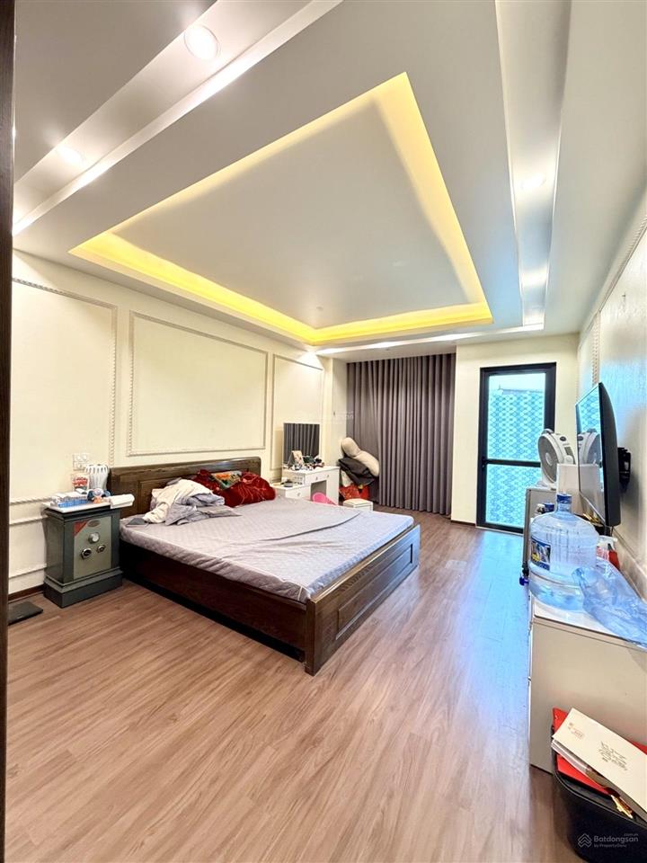 Cần bán nhà mặt phố tứ hiệp, vị trí trung tâm cực đẹp, 2 thoáng, gần đường 90m 16 làn, 90m, 6 tầng
