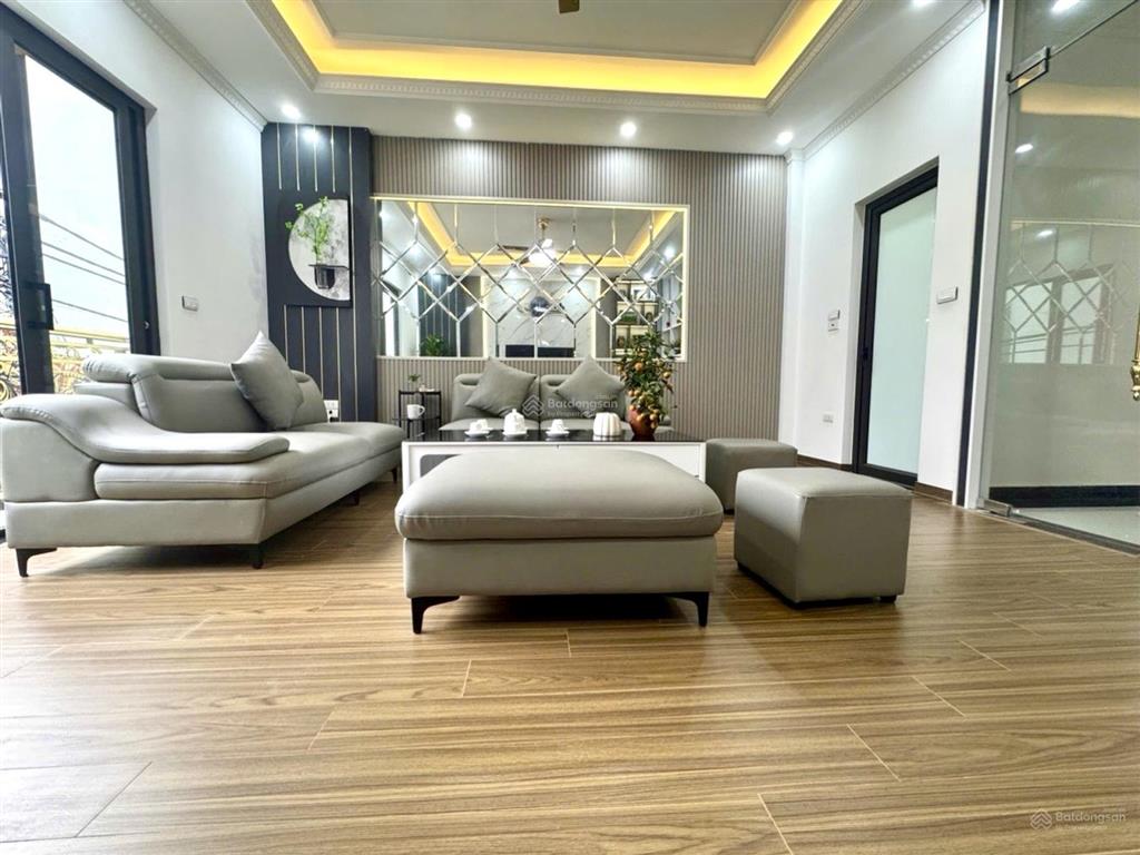 Bán nhà 6 tầng vĩnh ninh, vị trí đẹp thoáng, ô tô thông các ngã, tương lai phát triển mạnh, 90m