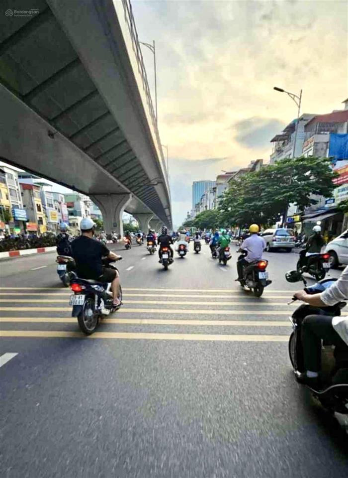 Bán mặt phố minh khai, vị trí đắc địa, mặt tiền quyền lực, vỉa hè siêu rộng, 172m, 6 tầng, mt 7.1m