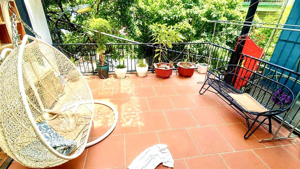 Bán nhà 4 tầng bằng liệt, linh đàm, vị trí trung tâm đẹp, 2 thoáng ô tô tránh, dân trí cao, 85m²
