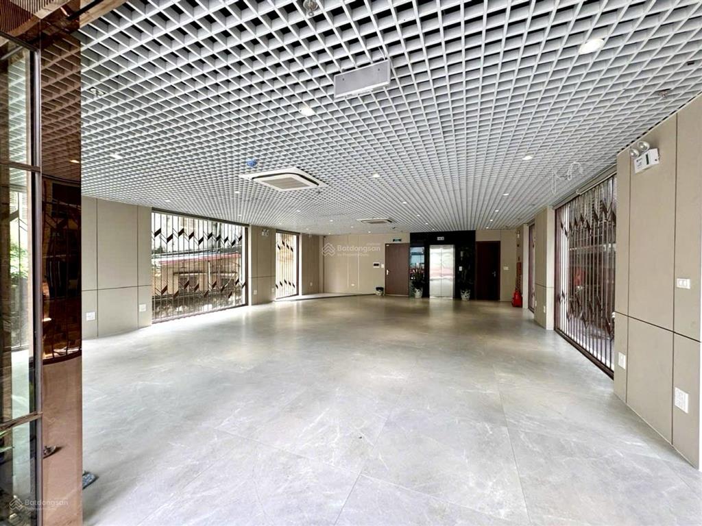 Bán toà lô góc 3 mặt thoáng vương thừa vũ, vị trí đẹp thoáng, dòng tiền cao, 160m, 9 tầng, mt 8.6m,