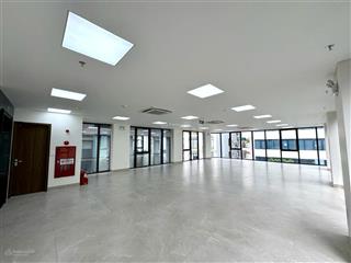 Bán toà lô góc 3 mặt thoáng vương thừa vũ, vị trí đẹp thoáng, dòng tiền cao, 160m, 9 tầng, mt 8.6m,