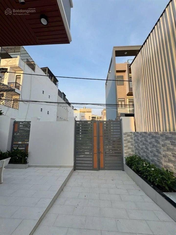 Nhà xây mới4 tầnghẻm 6m xe hơi ngủ trong nhàthiết kế hiện đạitặng nội thất. dt 4x15 nhỉn 6 tỷ.