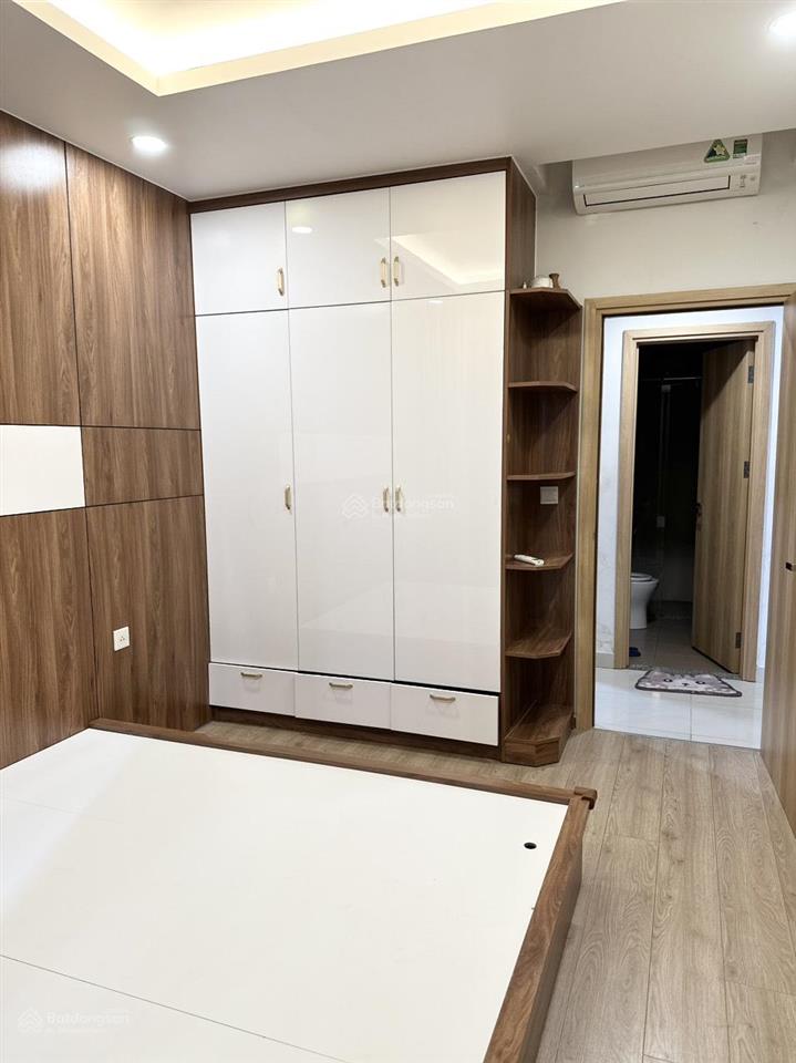 Bán căn hộ emerald 63m 2pn + 1wc , giá 5 tỷ , nhà mới sạch đẹp , view công viên