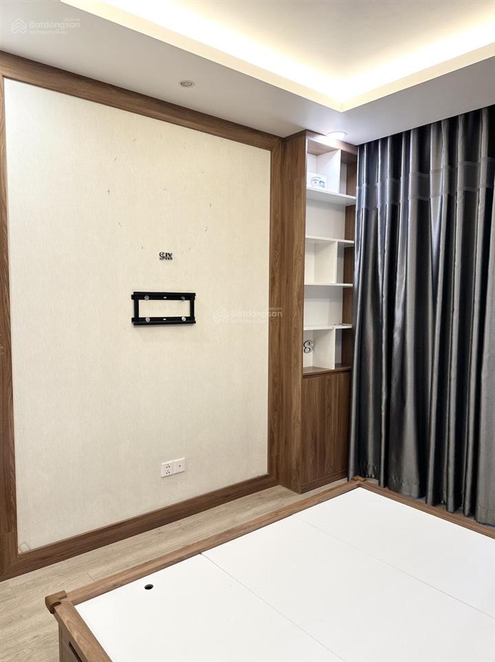 Bán căn hộ emerald 63m 2pn + 1wc , giá 5 tỷ , nhà mới sạch đẹp , view công viên